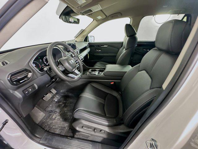 new 2025 Honda Pilot car, priced at $45,135