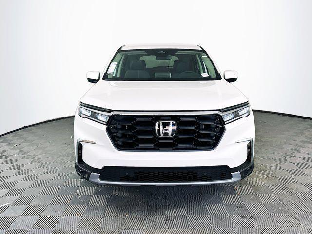 new 2025 Honda Pilot car, priced at $45,135