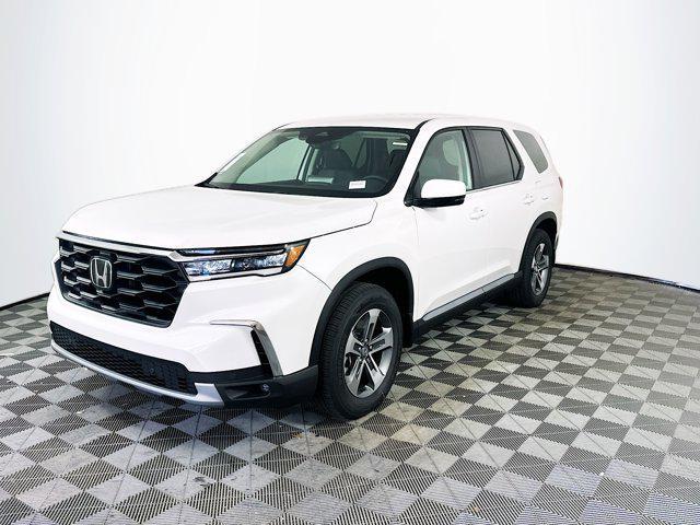 new 2025 Honda Pilot car, priced at $45,135