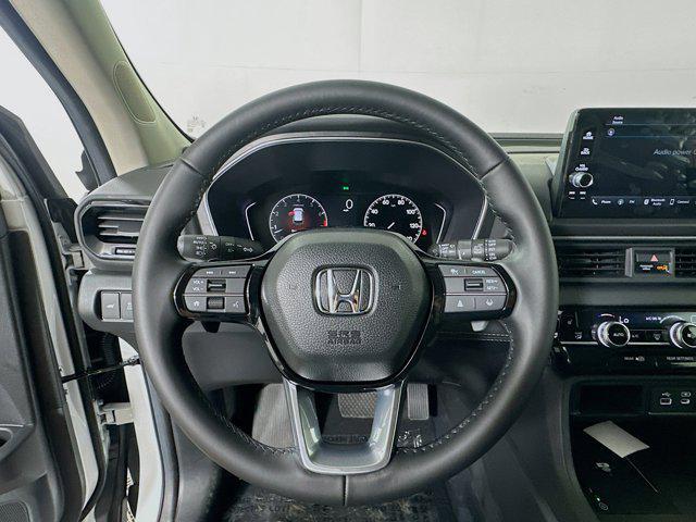 new 2025 Honda Pilot car, priced at $45,135