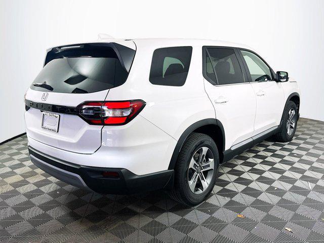 new 2025 Honda Pilot car, priced at $45,135