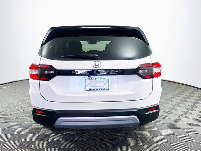 new 2025 Honda Pilot car, priced at $44,405