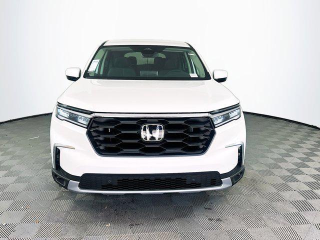 new 2025 Honda Pilot car, priced at $44,405