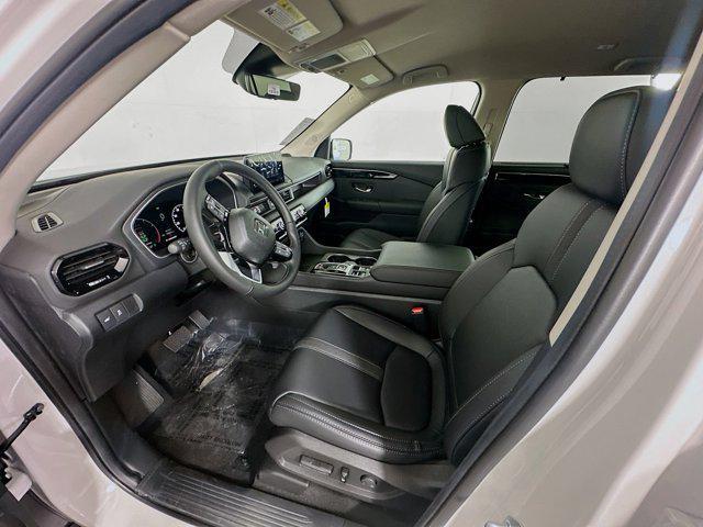 new 2025 Honda Pilot car, priced at $44,405