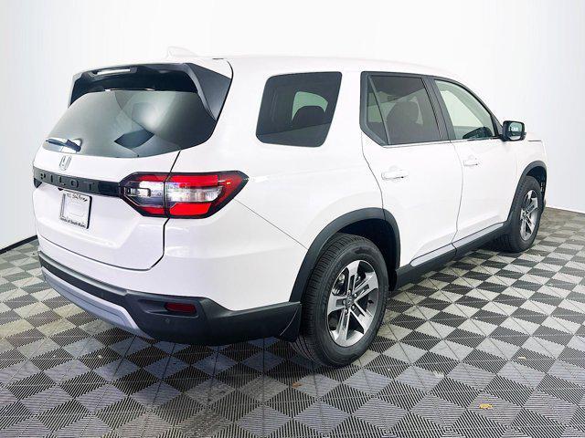 new 2025 Honda Pilot car, priced at $44,405