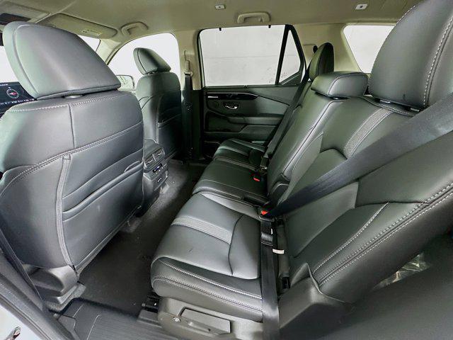 new 2025 Honda Pilot car, priced at $44,405