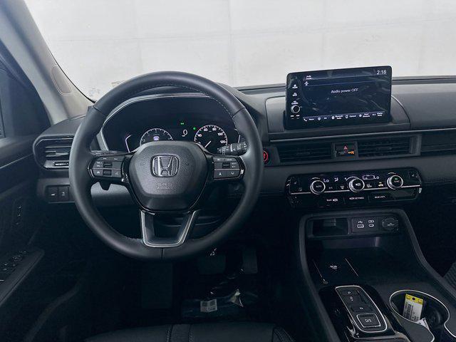 new 2025 Honda Pilot car, priced at $42,450