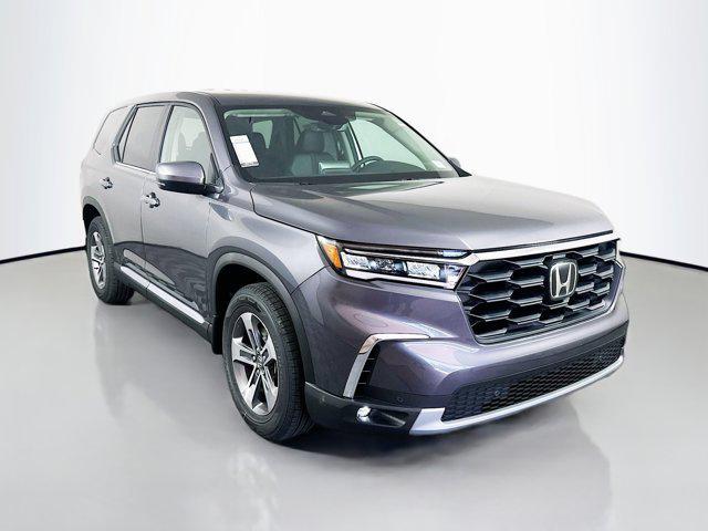 new 2025 Honda Pilot car, priced at $42,450