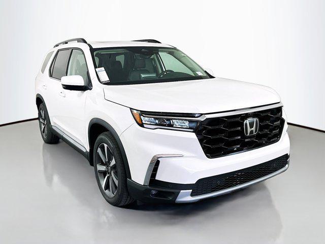 new 2025 Honda Pilot car, priced at $55,705