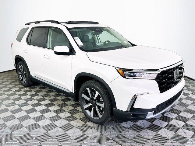 new 2025 Honda Pilot car, priced at $51,235