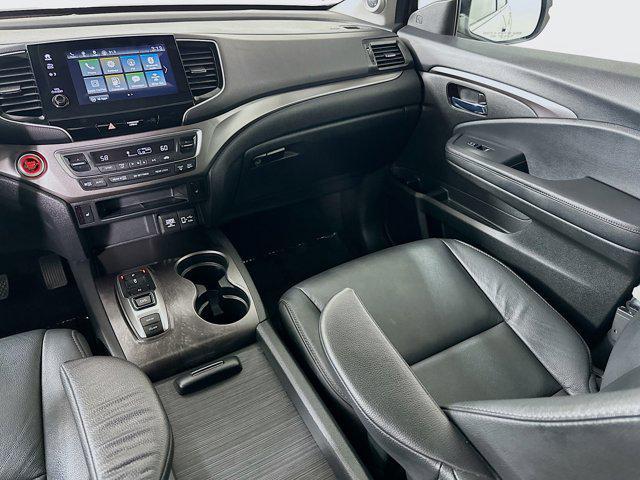 used 2022 Honda Pilot car, priced at $26,919