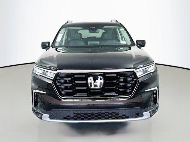 new 2025 Honda Pilot car, priced at $48,680