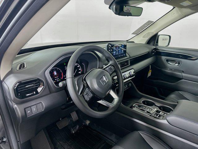 new 2025 Honda Pilot car, priced at $48,680