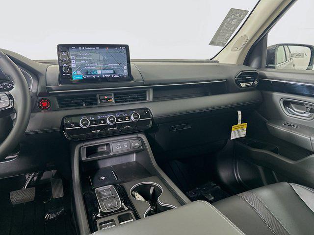new 2025 Honda Pilot car, priced at $48,680