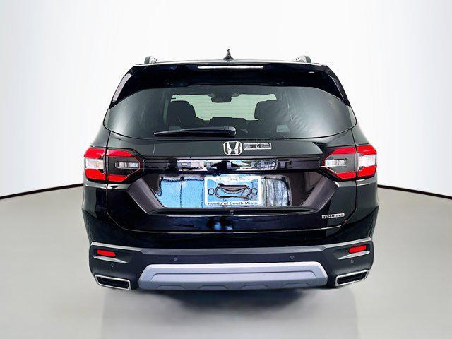 new 2025 Honda Pilot car, priced at $48,680