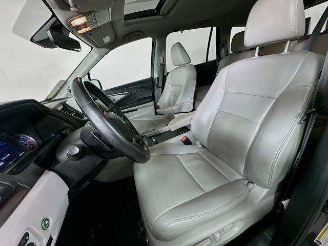 used 2022 Honda Pilot car, priced at $29,098