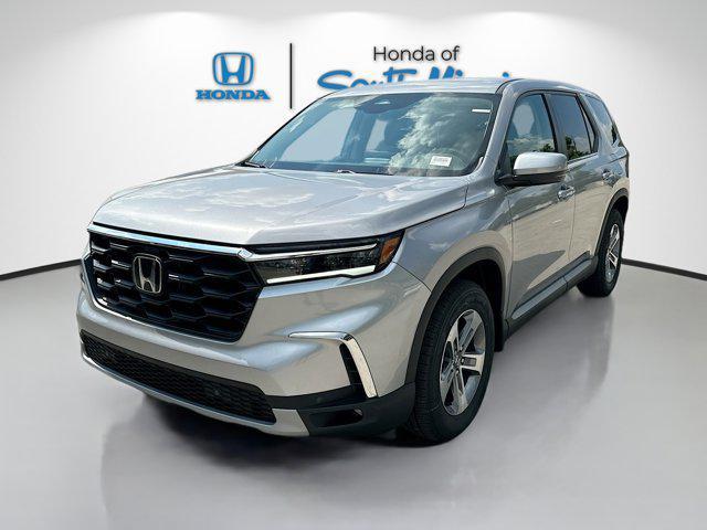 new 2025 Honda Pilot car, priced at $43,025