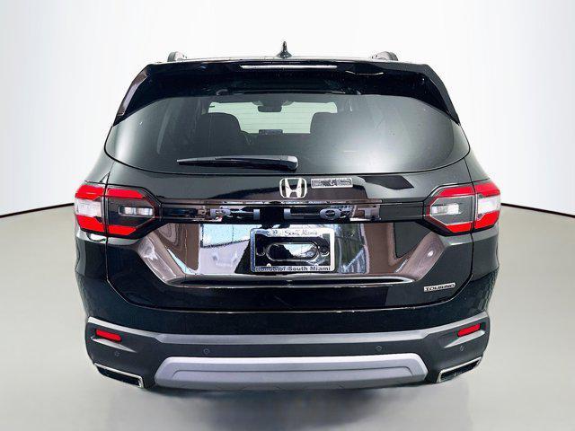 new 2025 Honda Pilot car, priced at $47,950