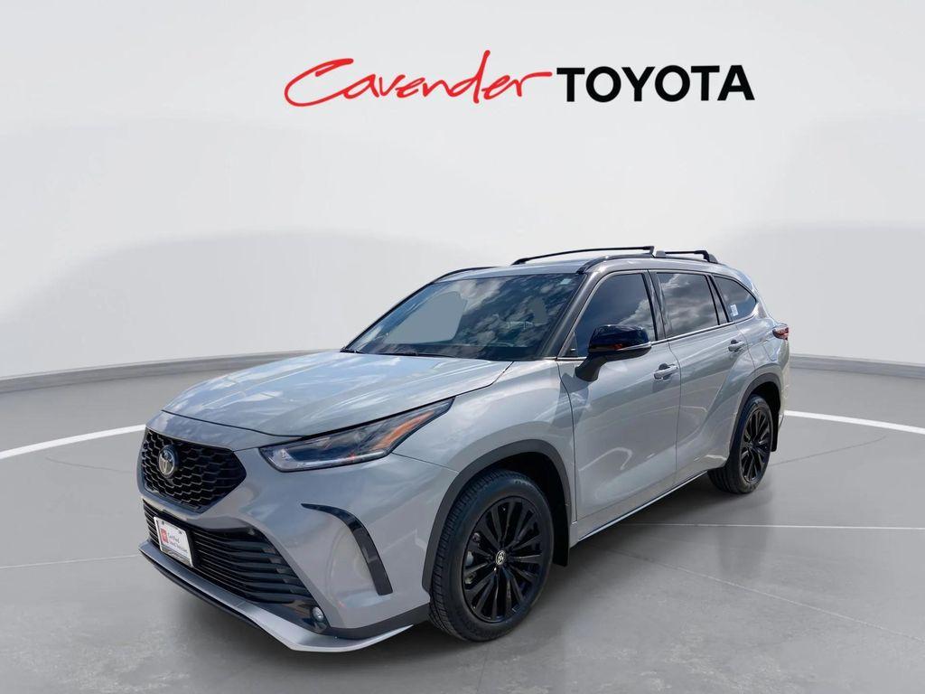 used 2025 Toyota Highlander car, priced at $48,991