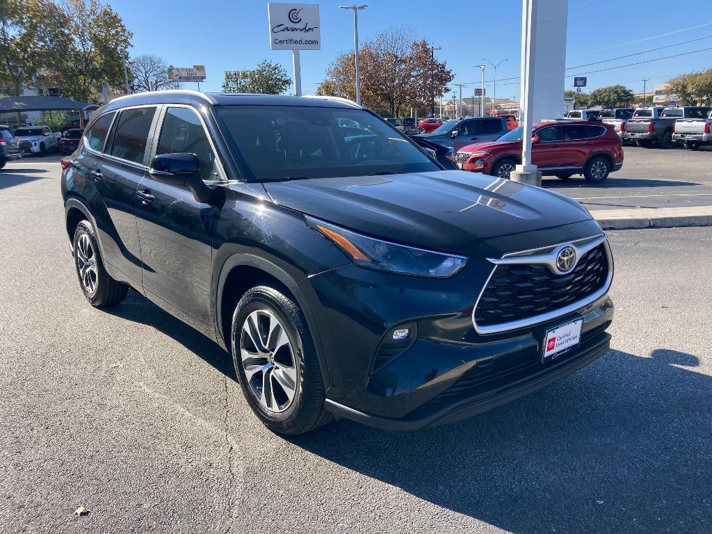 used 2024 Toyota Highlander car, priced at $42,491