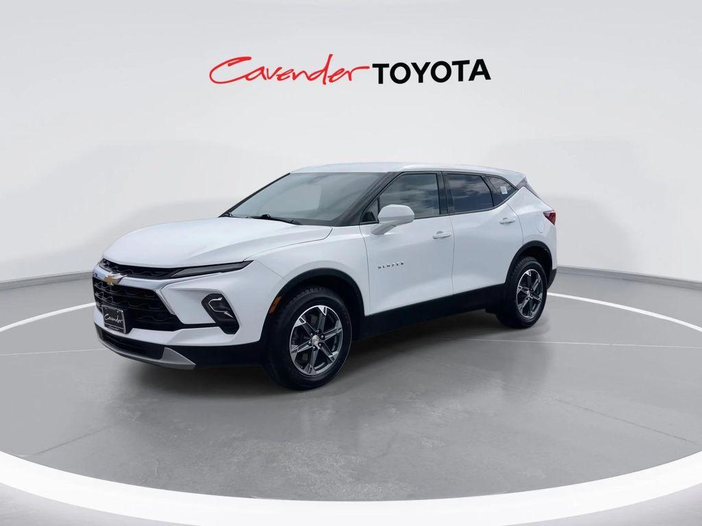used 2025 Chevrolet Blazer car, priced at $25,894