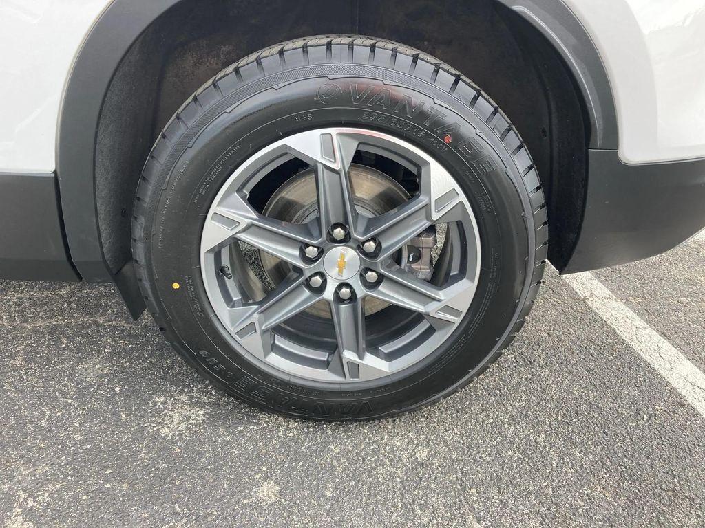 used 2025 Chevrolet Blazer car, priced at $25,894