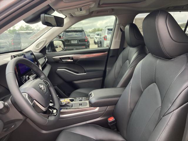 new 2025 Toyota Highlander car, priced at $51,891