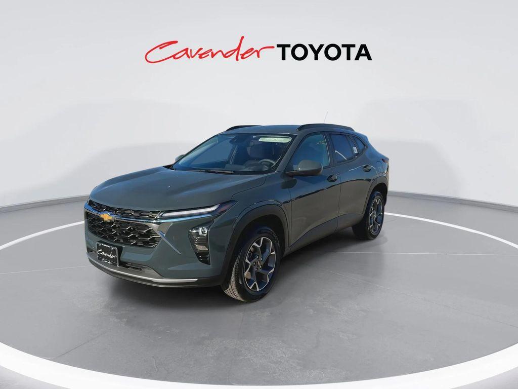 used 2025 Chevrolet Trax car, priced at $20,991