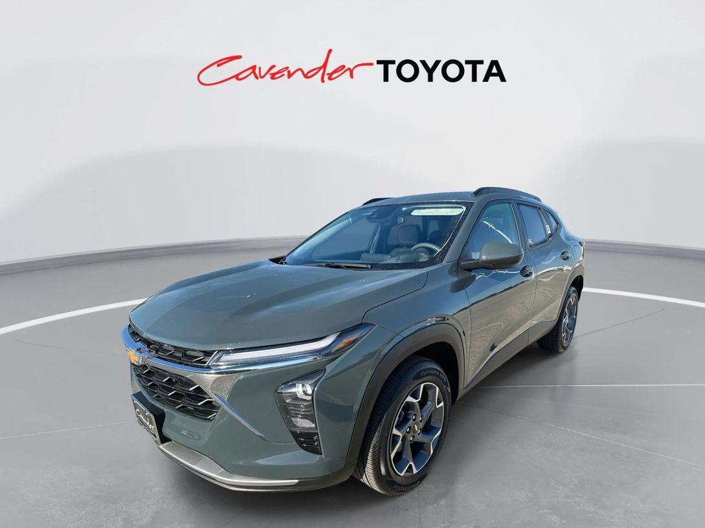 used 2025 Chevrolet Trax car, priced at $20,991