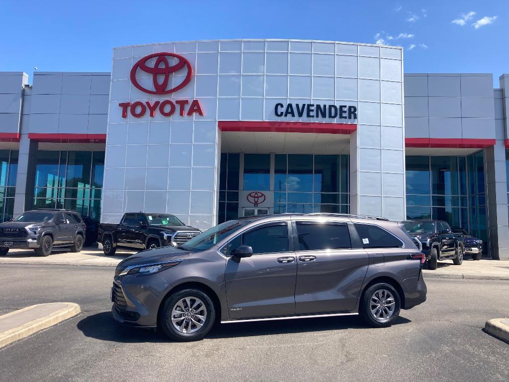 used 2021 Toyota Sienna car, priced at $31,995