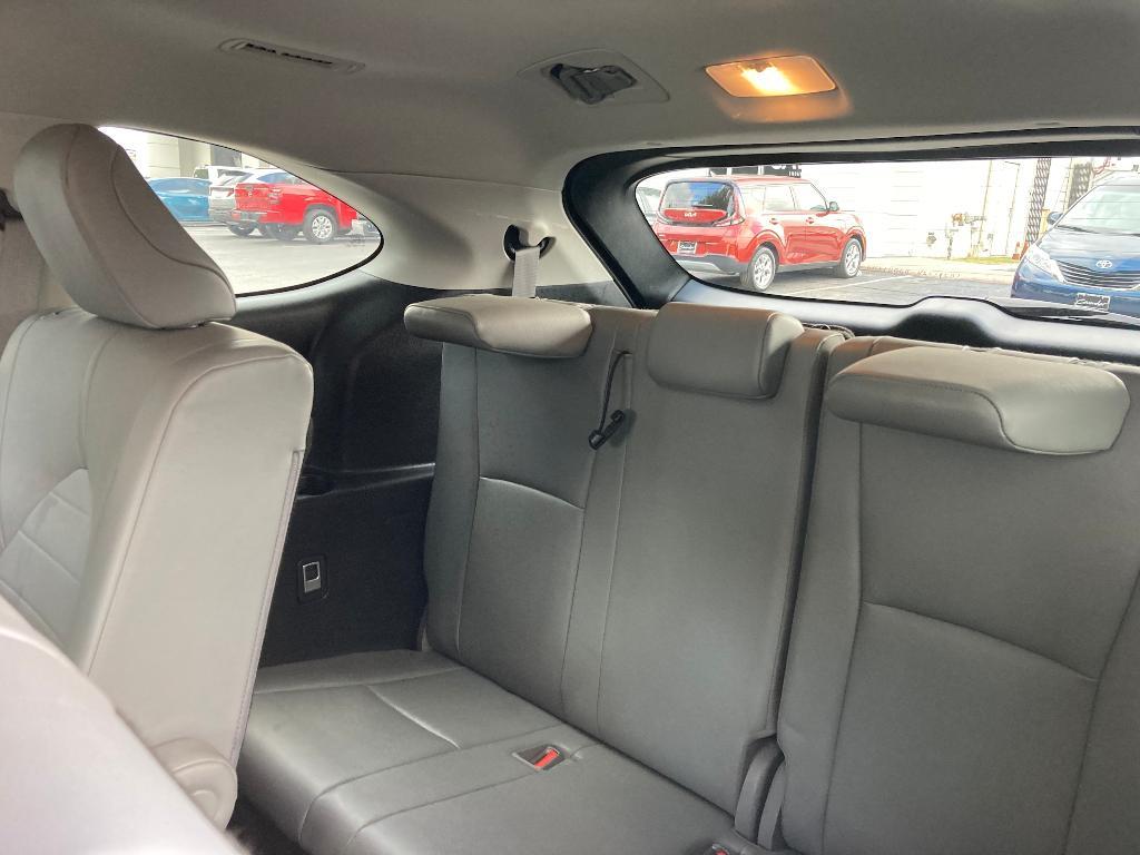 used 2020 Toyota Highlander car, priced at $28,795