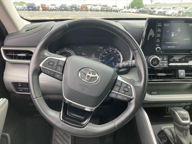 used 2020 Toyota Highlander Hybrid car, priced at $28,995
