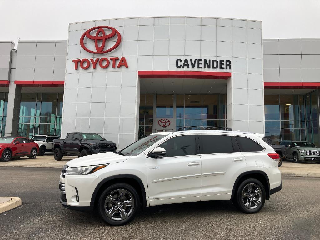 used 2017 Toyota Highlander Hybrid car, priced at $25,791