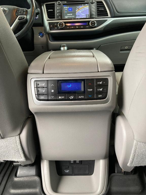 used 2017 Toyota Highlander Hybrid car, priced at $25,791