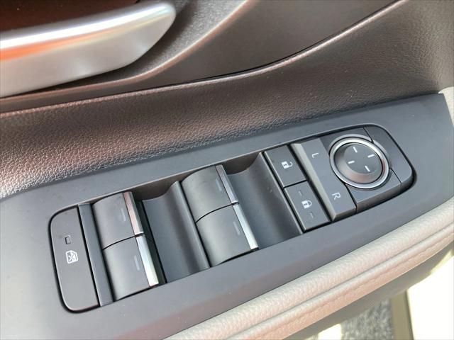 used 2025 Toyota Highlander car, priced at $47,991