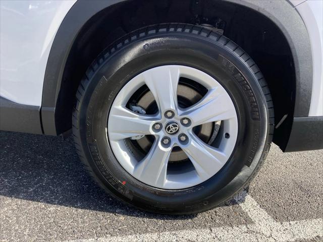 used 2025 Toyota Highlander car, priced at $47,991