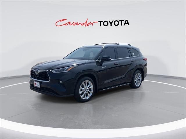 used 2020 Toyota Highlander Hybrid car, priced at $33,995