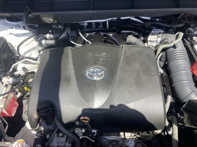 used 2020 Toyota Highlander car, priced at $25,495