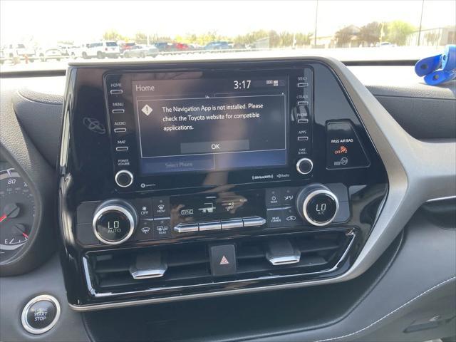 used 2020 Toyota Highlander car, priced at $25,495