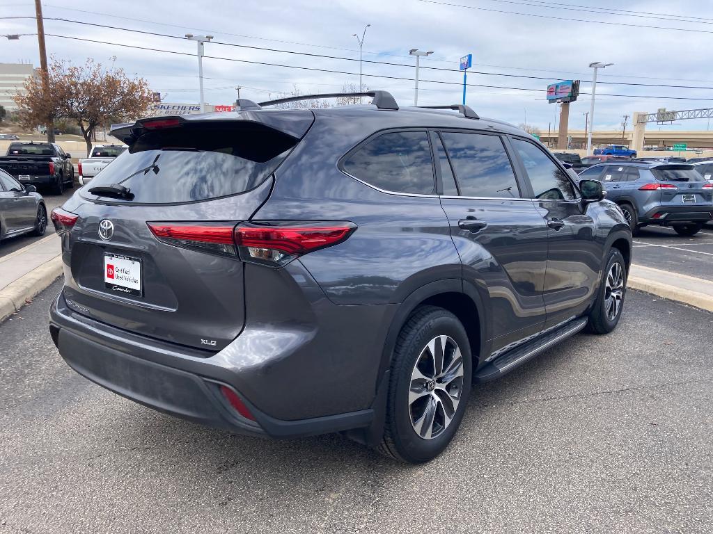 used 2023 Toyota Highlander car, priced at $36,991