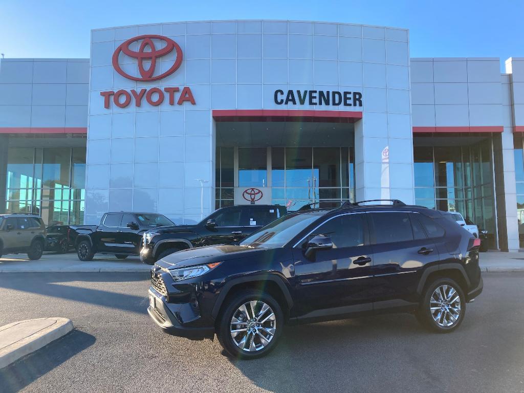 used 2020 Toyota RAV4 car, priced at $26,995