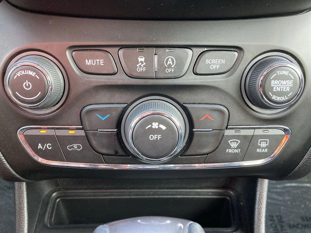 used 2019 Jeep Cherokee car, priced at $17,991