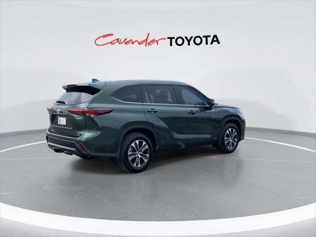 used 2025 Toyota Highlander Hybrid car, priced at $50,991