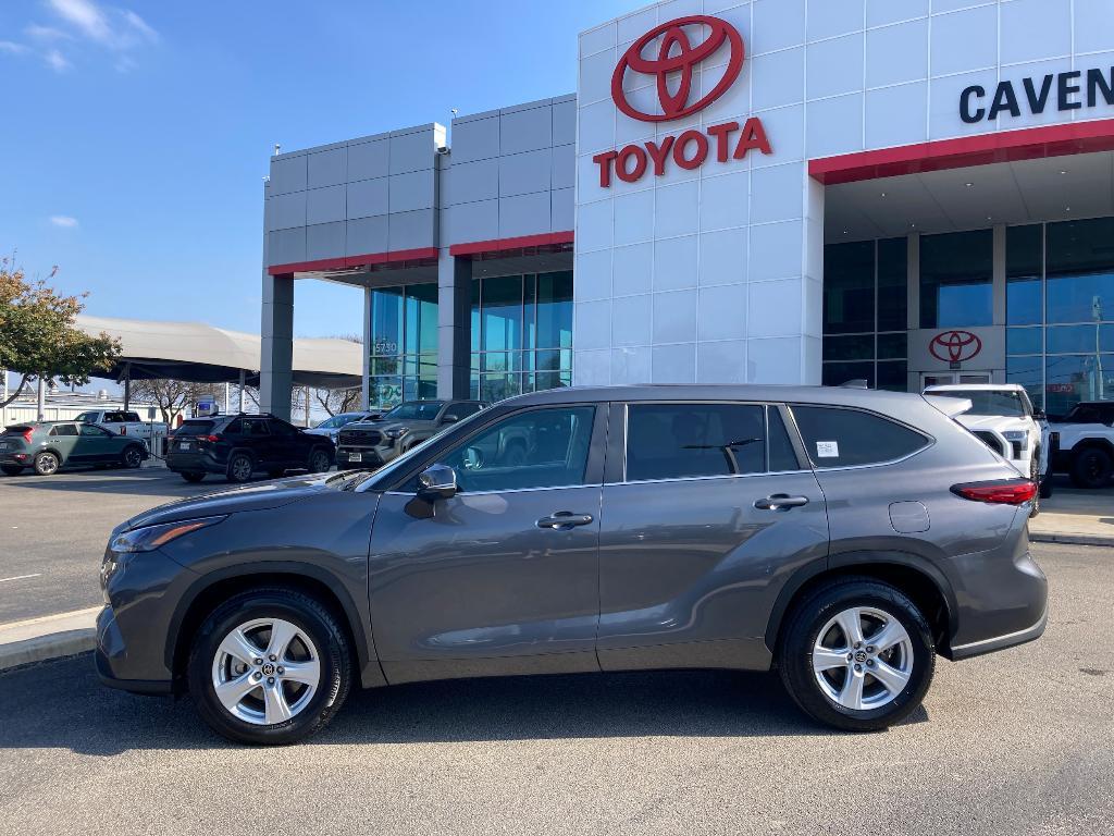 used 2023 Toyota Highlander car, priced at $32,991