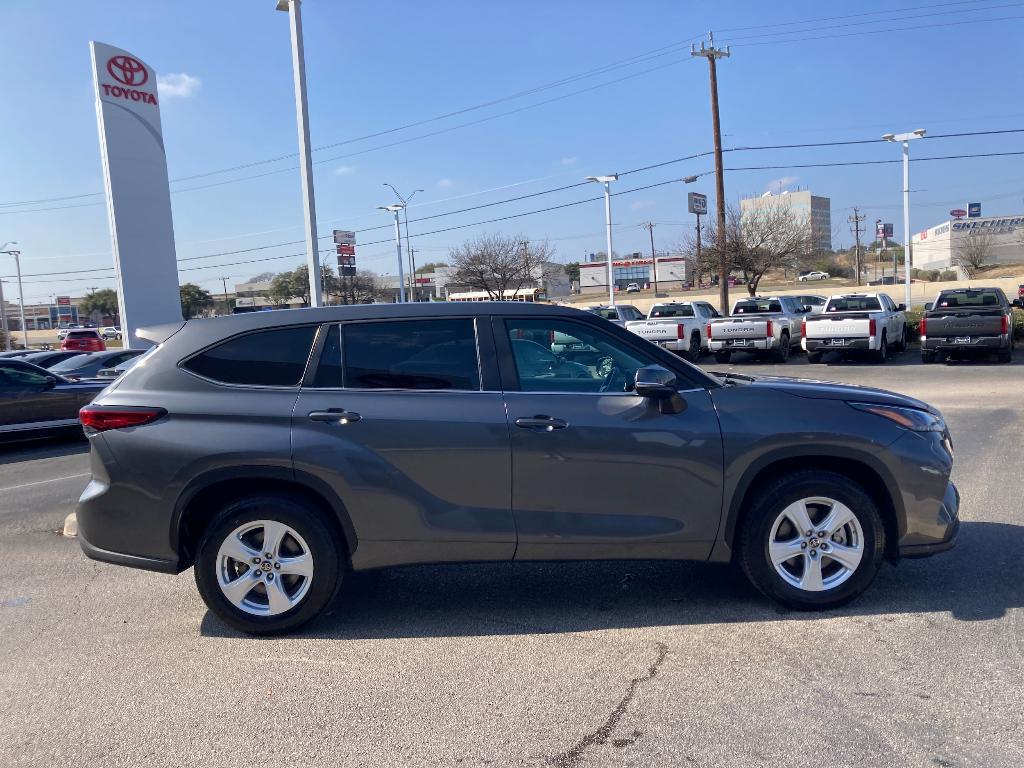 used 2023 Toyota Highlander car, priced at $32,991