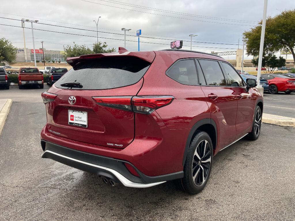 used 2021 Toyota Highlander car, priced at $36,495