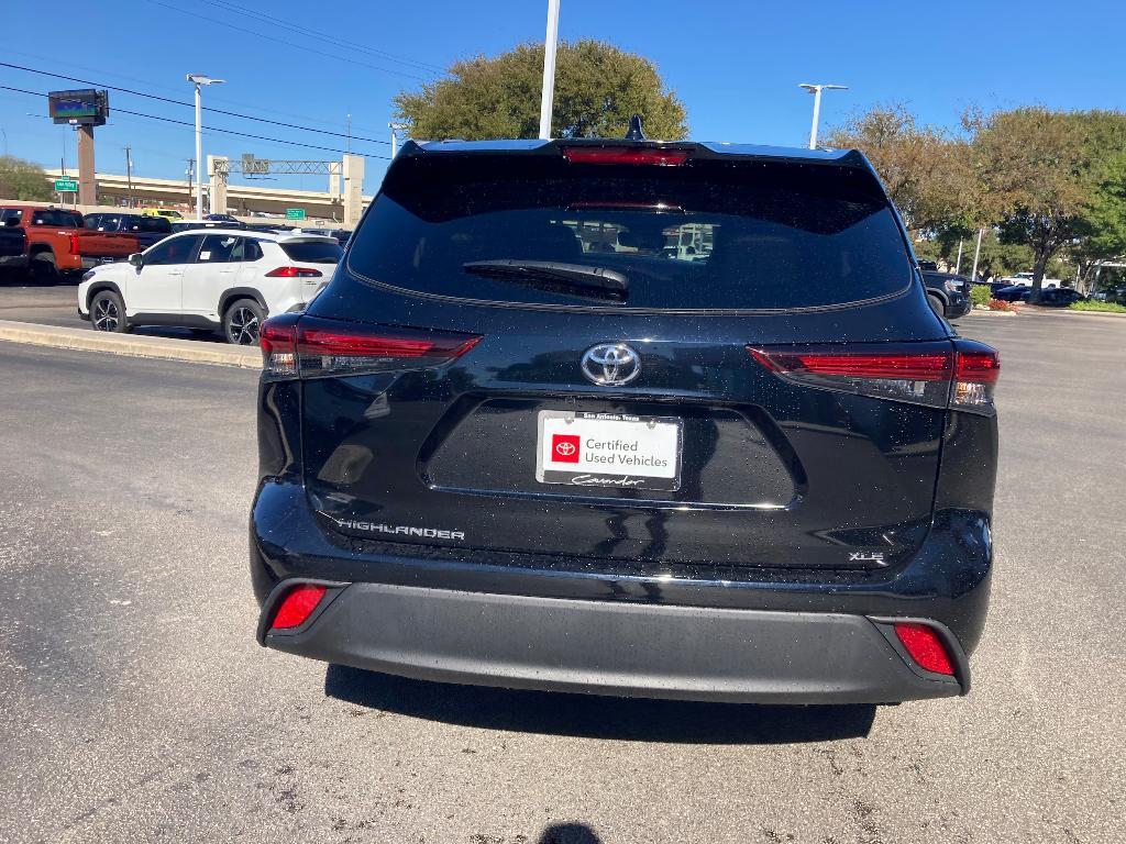 used 2024 Toyota Highlander car, priced at $40,993