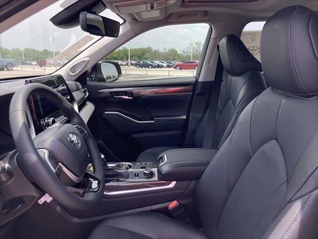 new 2025 Toyota Highlander car, priced at $53,137