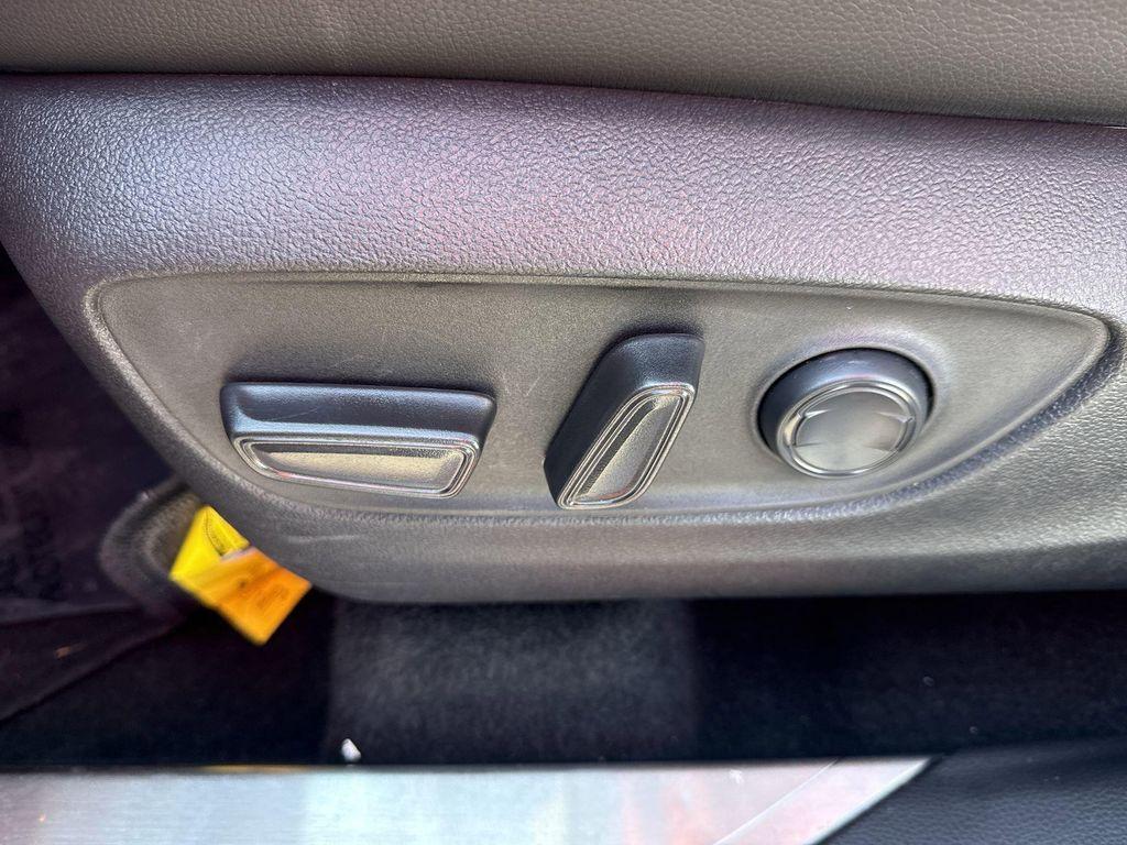 used 2023 Toyota Highlander car, priced at $35,992