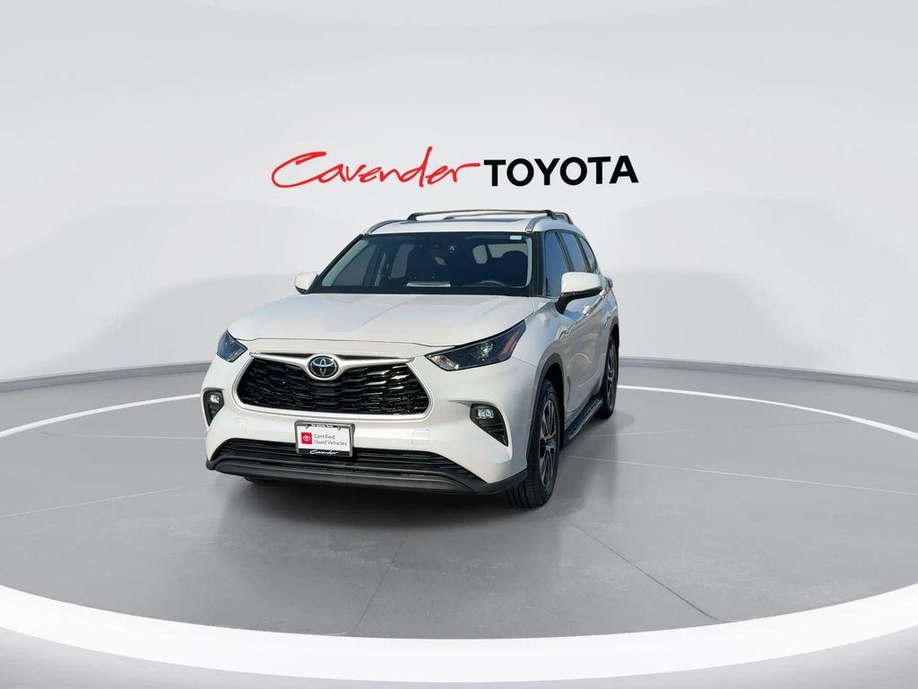 used 2023 Toyota Highlander car, priced at $35,992